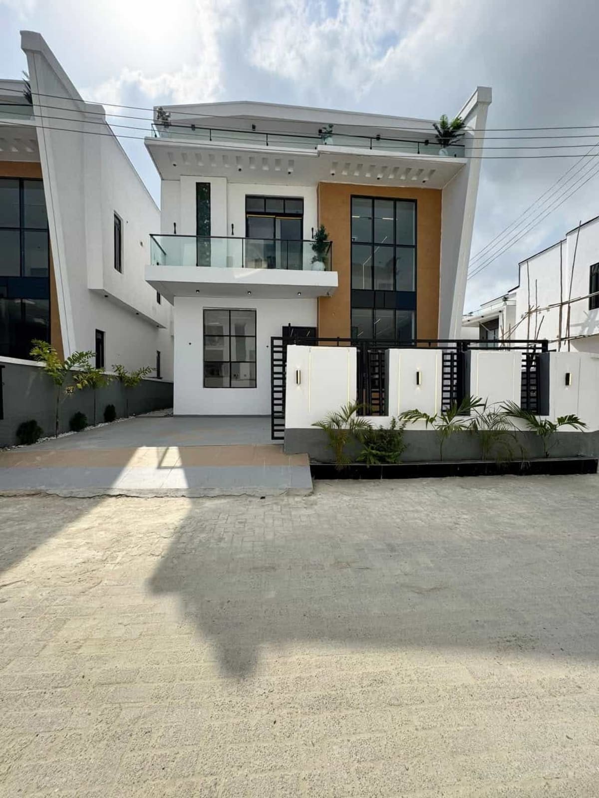 Four bedroom detached duplex (711ajah)