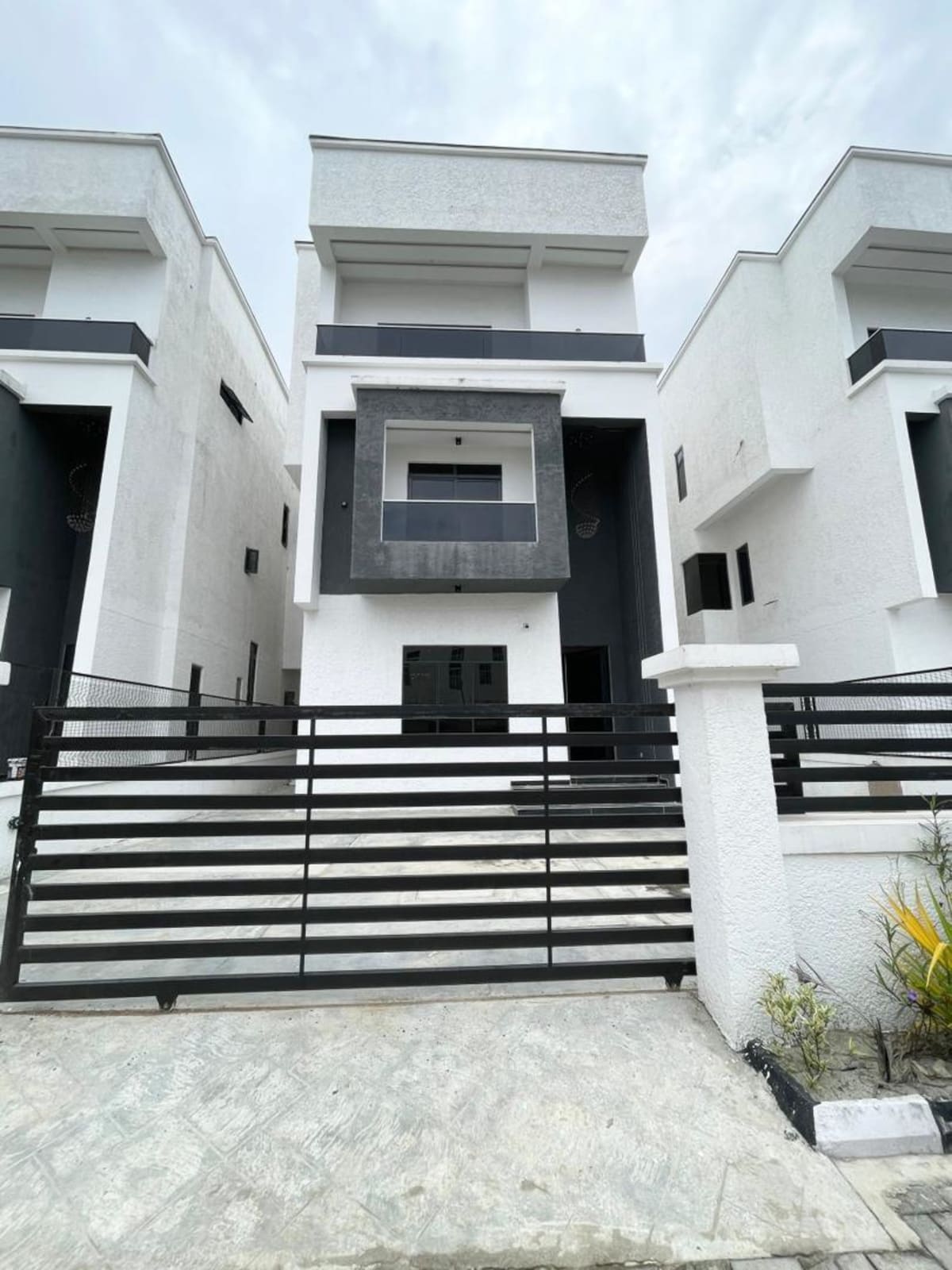 Five bedroom detached duplex (41ikate)