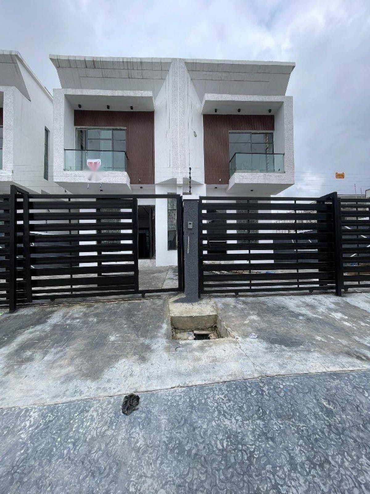 Four bedroom semi detached duplex (182ikota)