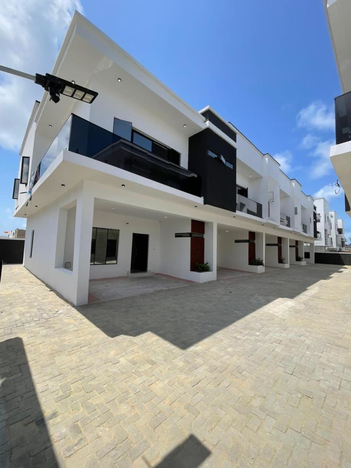 Four bedrom terrace duplex (40ikota)