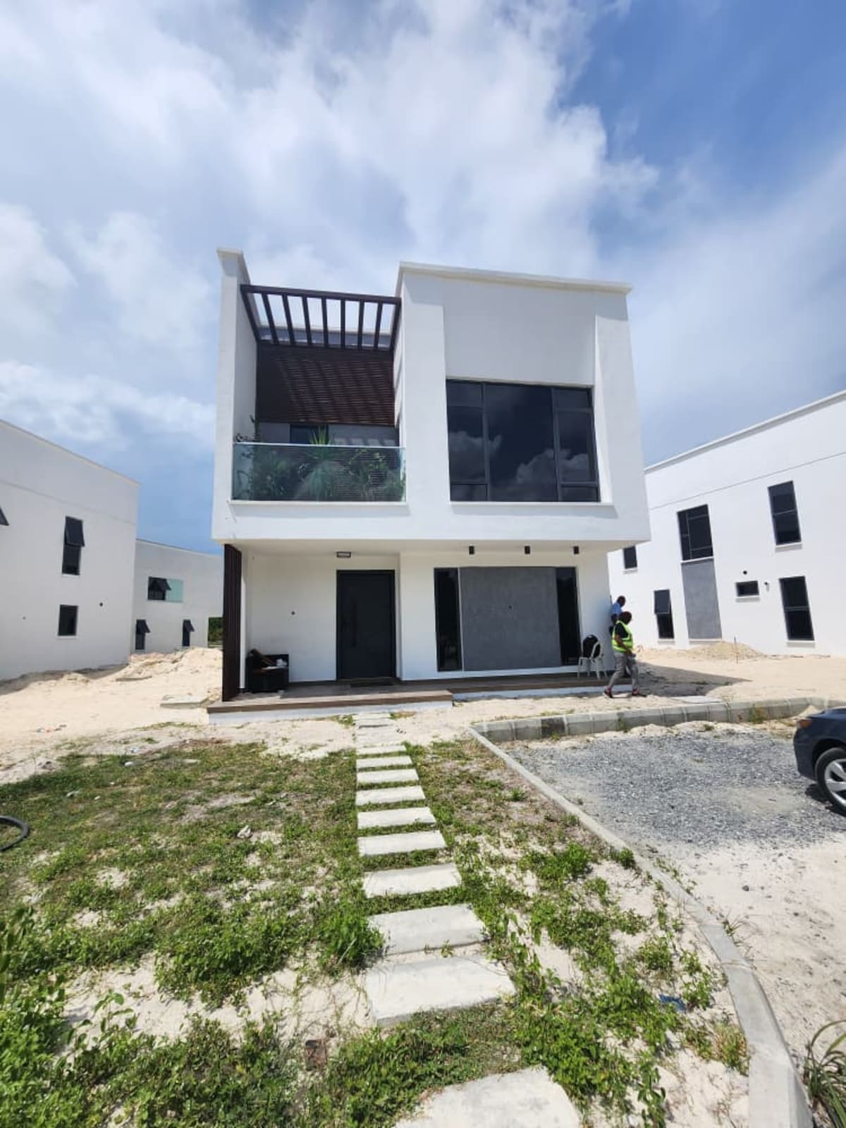 Three bedroom detached duplex