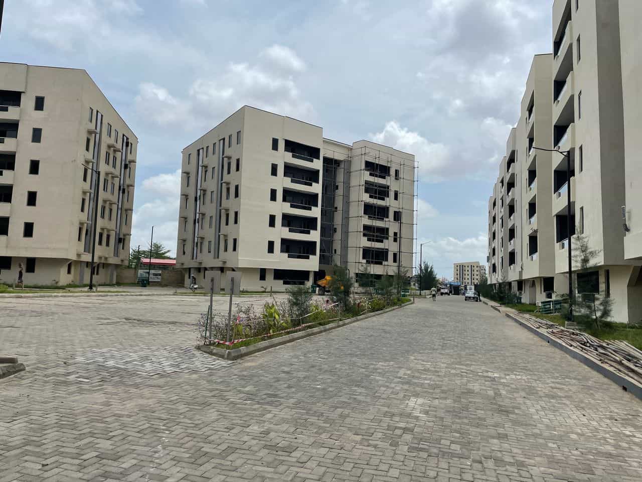 Newly built 2 bedroom apartment in a good location (363surulere)
