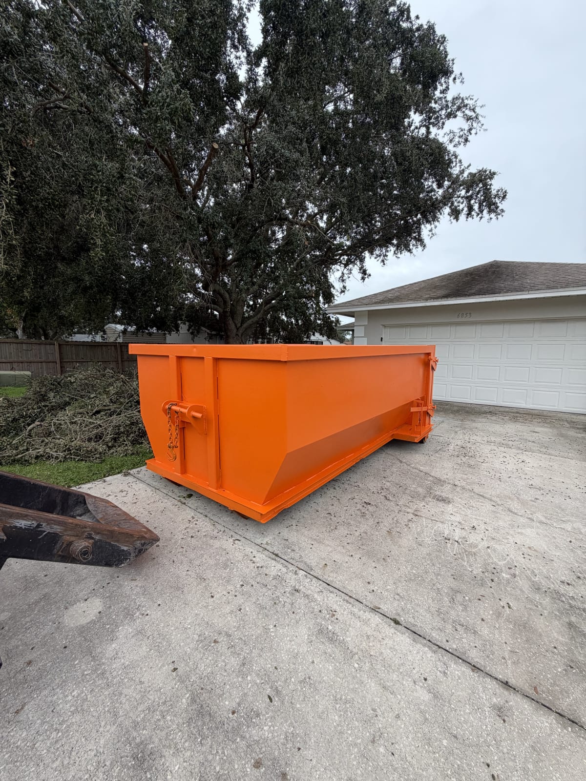 10-yard roll-off dumpster rental in Tampa for cleanouts and small jobs