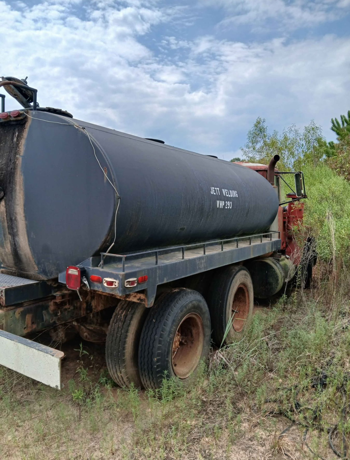 Dump Daddy's dumpster delivery