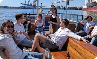 Heyflow-Team auf dem Boot