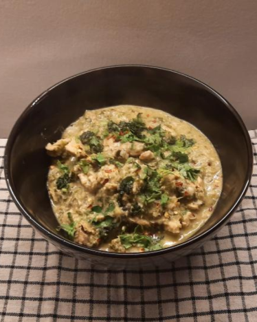 Chicken cooked with coriander, mint and curd. A light and refreshing curry for rice and roti.