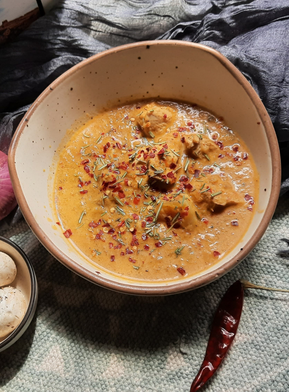 This Chicken Stroganoff recipe is comfort food with a tangy cream sauce, plenty of mushrooms, and tender chicken pieces. It pairs well with bread, naan or rice