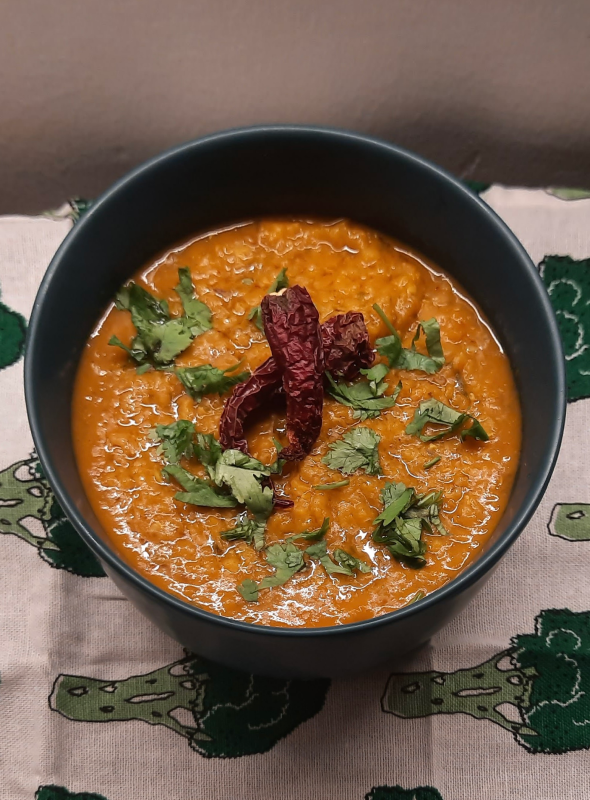 Masoor Dal is standard, home fare in a lot of Indian homes. Here is a North-Indian way of making a thick-textured dal