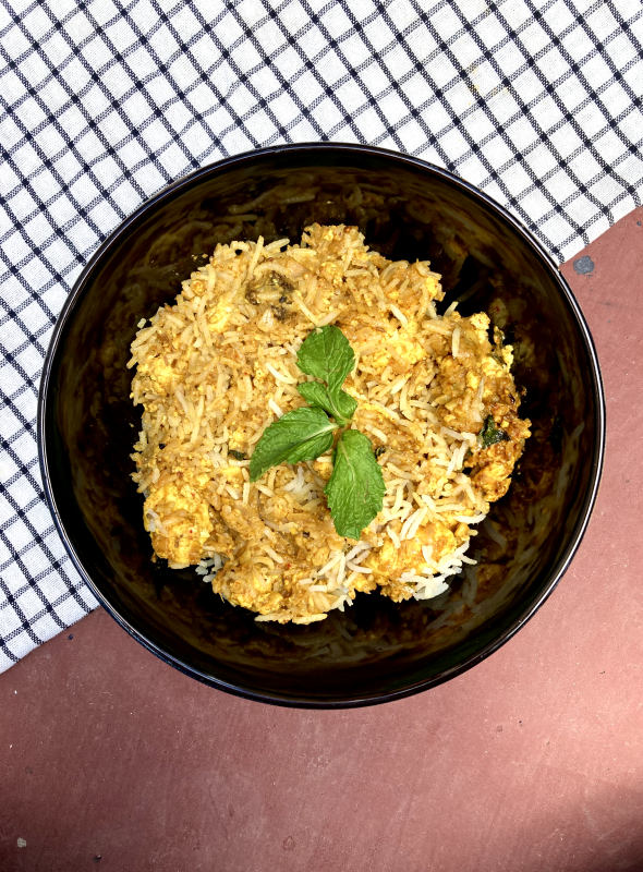 This Paneer biryani is mildly spiced, delicately flavored, and a non-traditional biryani recipe. Perfect to make for lunch any day of the week, but more so on the holidays and weekends. Pair with Curd/Raita