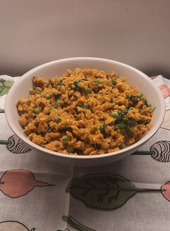 Vegetarian and high protein version of the traditional Mughlai dish, best had with pav, naan or parathas