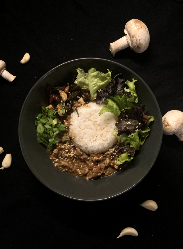A super-nutritious meal of earthy mushrooms, rice, and lettuce — it's a delicious pick for any night of the week. If you’re looking for easy vegetarian recipes, this earthy bowl with East Asian flavors is the epitome of good food