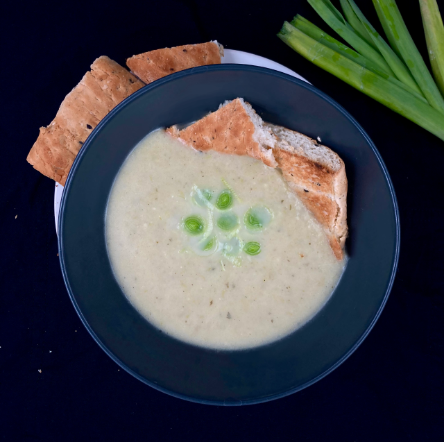 Light, creamyButtery, creamy, and made fragrant with the help of rosemary and leeks, this potato leek soup is the perfect companion to any cold-weather dinner. Pair with toasted bread