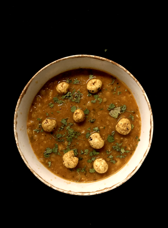Masoor dal with Fox Nuts is a regular dal topped with roasted makhana. Try as a new dal recipe for special occasion cooking. Pair with rice/chapati