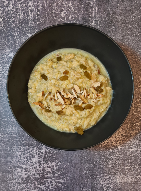 Lauki Ki Kheer is a simple dessert made using bottle gourd and milk. It can be had for Vrat or Indian fasting days as well