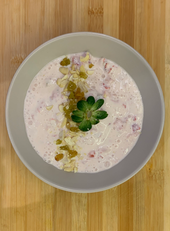 Strawberry Yogurt bowl is a quick dessert or breakfast made with only 3 ingredients. Just add strawberries, honey, and yogurt, in DelishUp, and voila!
