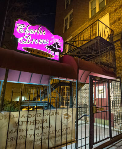 Charlie Brown's Bar & Grill