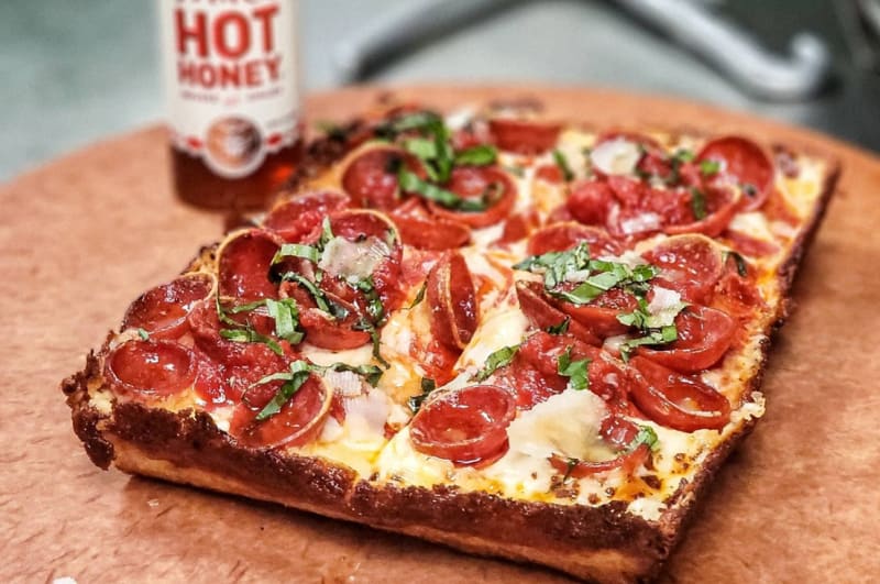 Grab-and-go pizza with serious flavor and loyal followings.