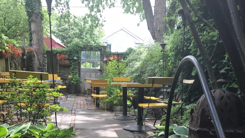 Red Dot Restaurant & Bar