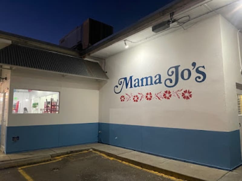 Mama Jo's Chicken, Biscuits, BBQ