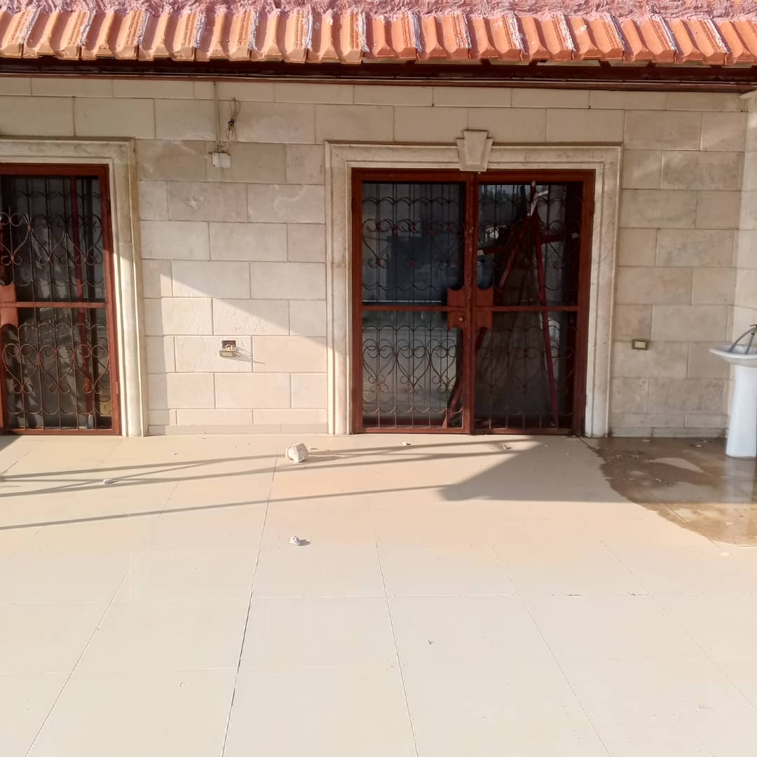Green Title Deed, Sea view - Image 1
