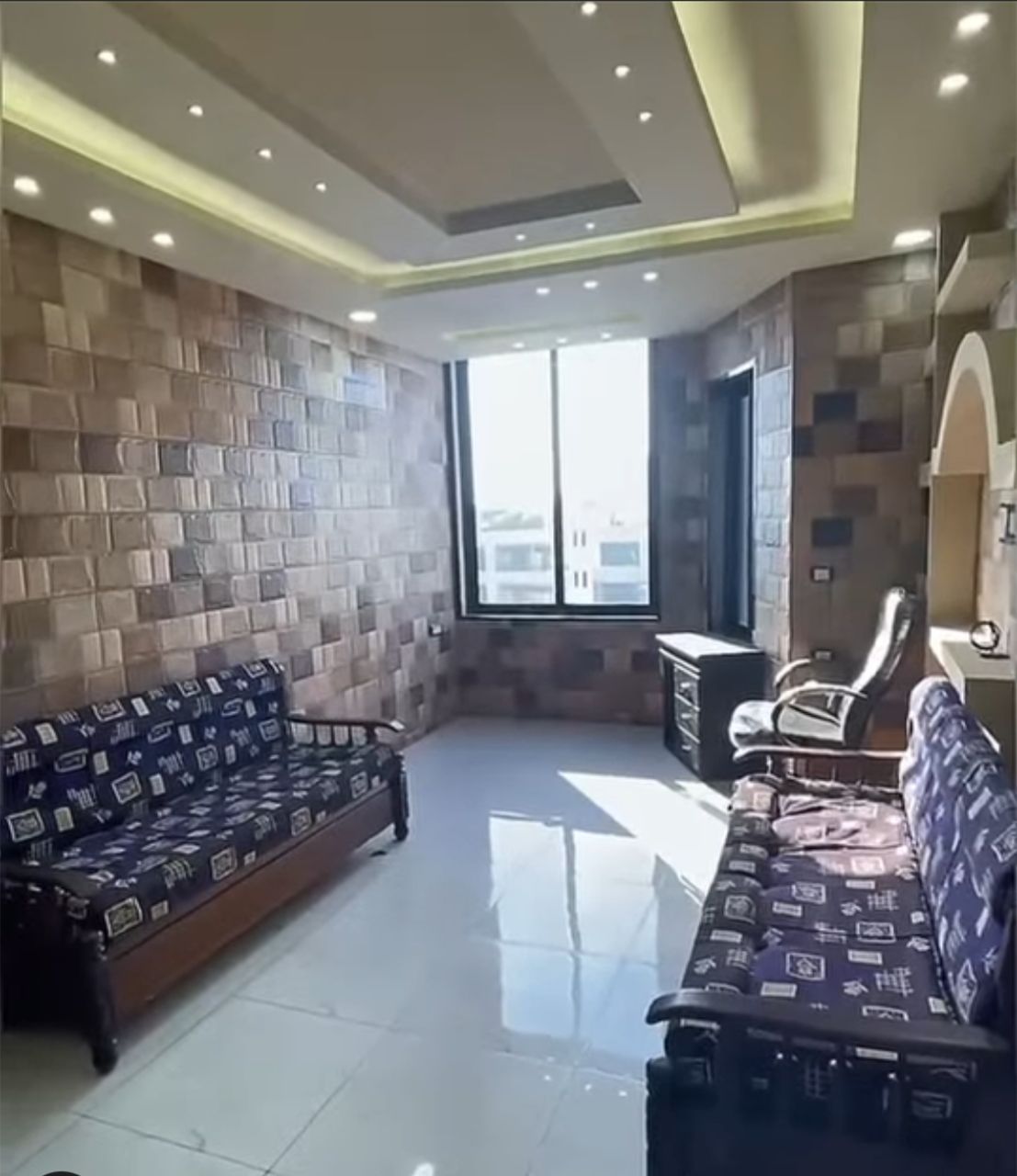 West-facing, doublex finishing - Image 1