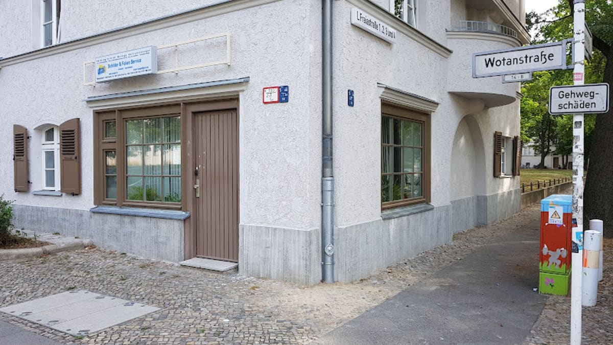 Andreas Hase Schilder U Folienservice - Halteverbot Berlin