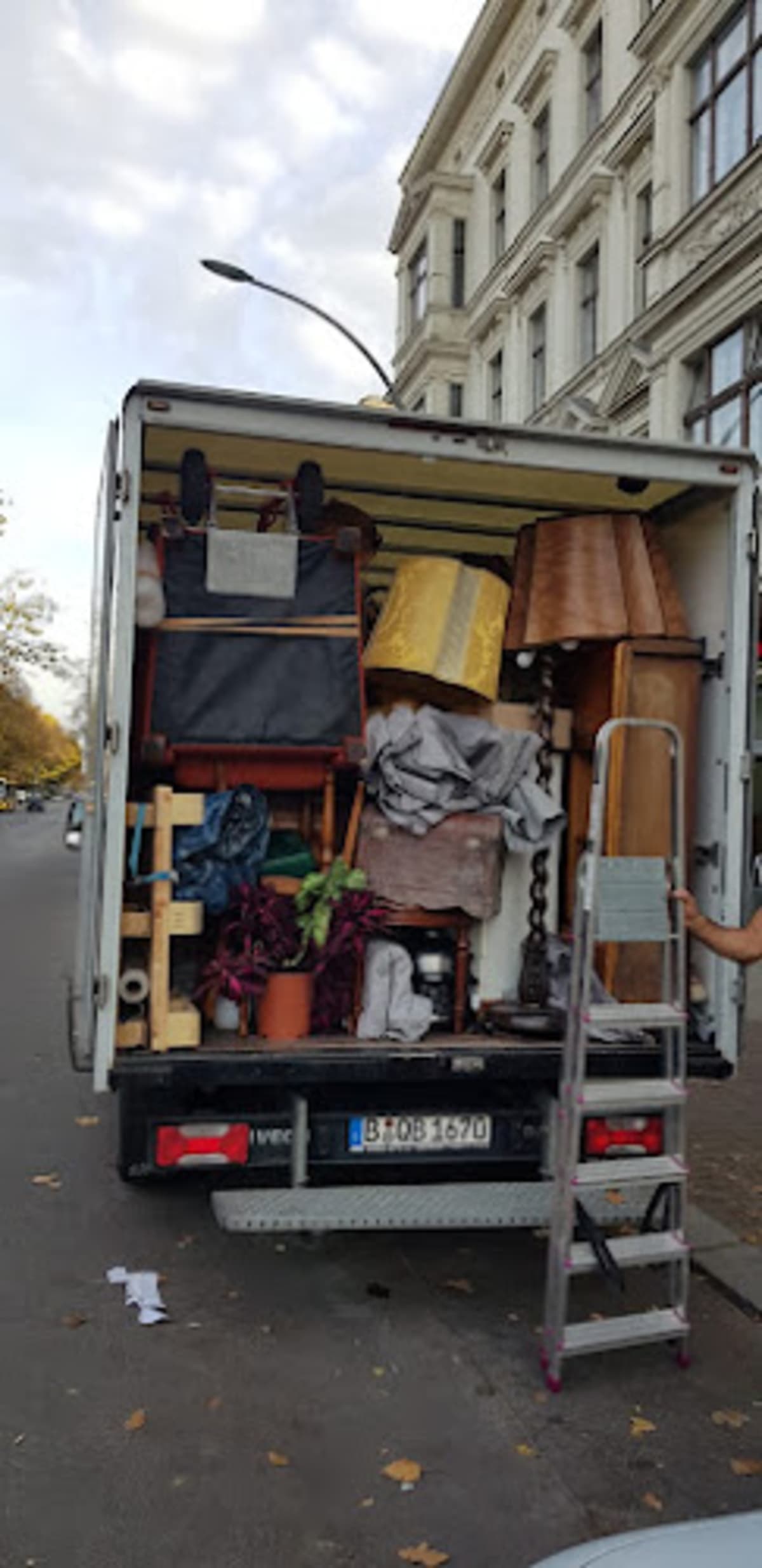 Berlin Umzüge | Umzugshelfer Dein Umzugsunternehm Für Entrümpelung Und Wohnungsauflösung - Halteverbot Berlin