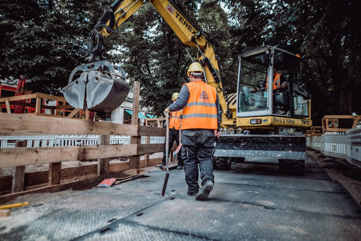 Bleck And Söhne Hoch Und Tiefbau Gmbh And Co Kg - Halteverbot Berlin