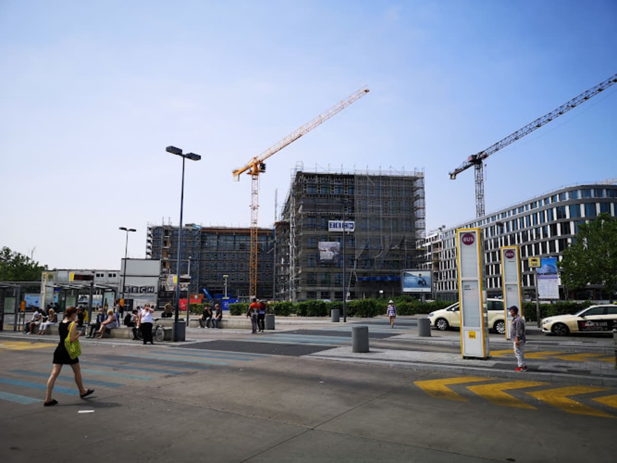 Edge Suedkreuz Berlin - Halteverbot Berlin