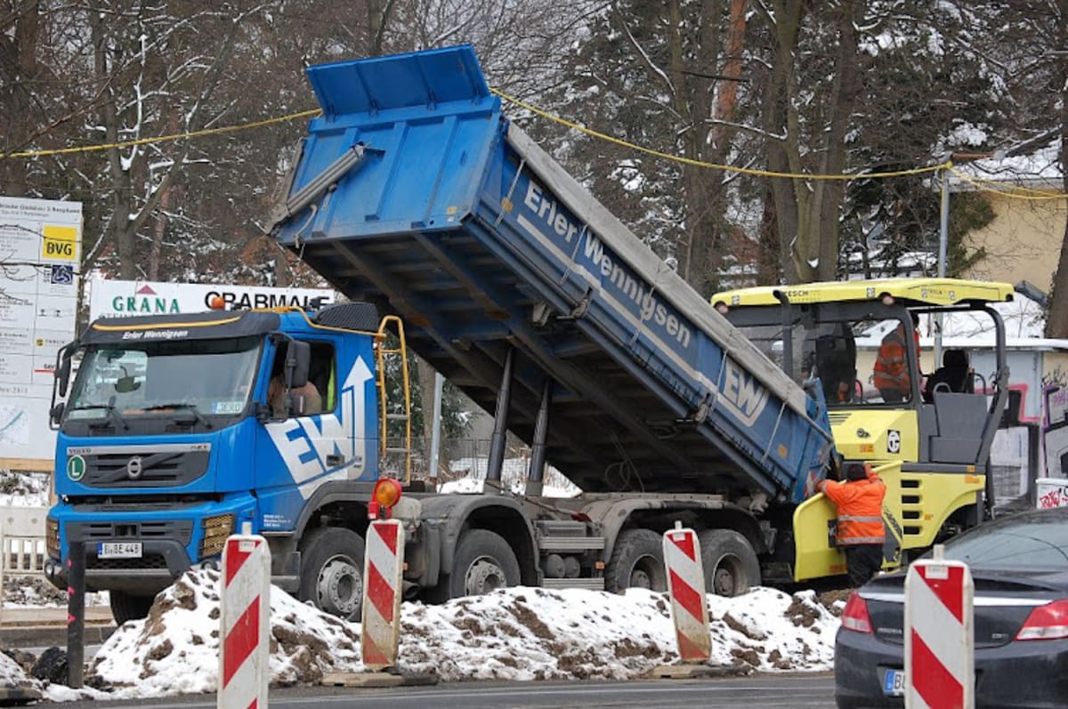 Erler Wennigsen Kg Transporte Von Schüttgüter Asphalt And Baumaschinen - Halteverbot Berlin