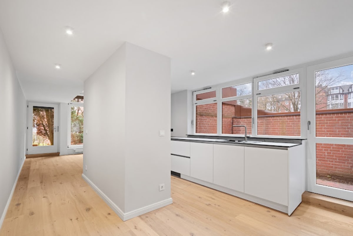 Ffm City Sanierbau Gmbh | Wohnungssanierung Haussanierung Elektrofachbetrieb And Gebäudemodernisierung Berlin - Halteverbot Berlin