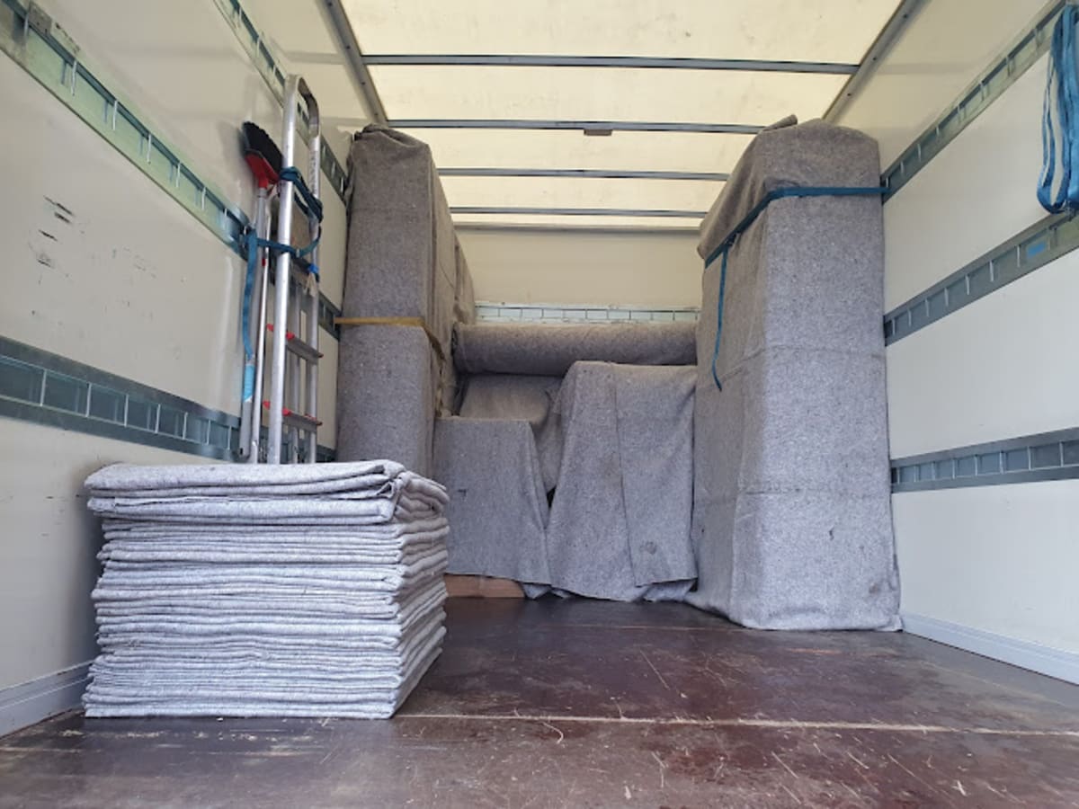 Möbeltransport Berlin Günstig Und Spontan Möbeltaxi Berlin - Halteverbot Berlin