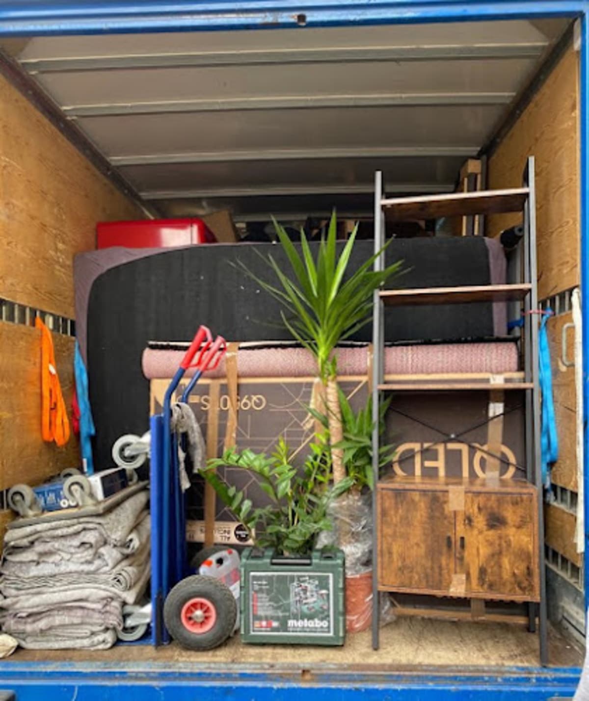 Umzugshelfer Berlin Umzugshelfer Mountain - No-Stopping Zone Berlin