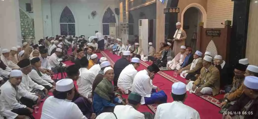 Polsek Cakung hadiri Sholat Subuh Gabungan FK-ULUM Cakung: Sinergi Ulama, Umaro, dan Masyarakat Wujudkan Lingkungan Kondusif Polsek Cakung hadiri Sholat Subuh Gabungan FK-ULUM Cakung: Sinergi Ulama, Umaro, dan Masyarakat Wujudkan Lingkungan Kondusif