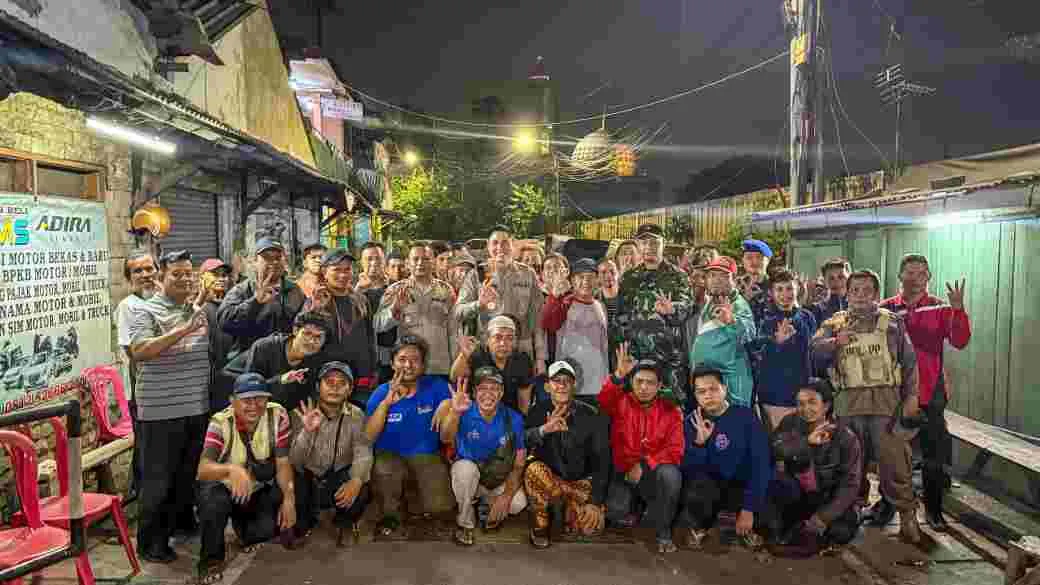 Polres Metro Jakarta Timur bersama unsur TNI dan Pemerintah Kota melaksanakan patroli skala besar di wilayah hukum Jakarta Timur