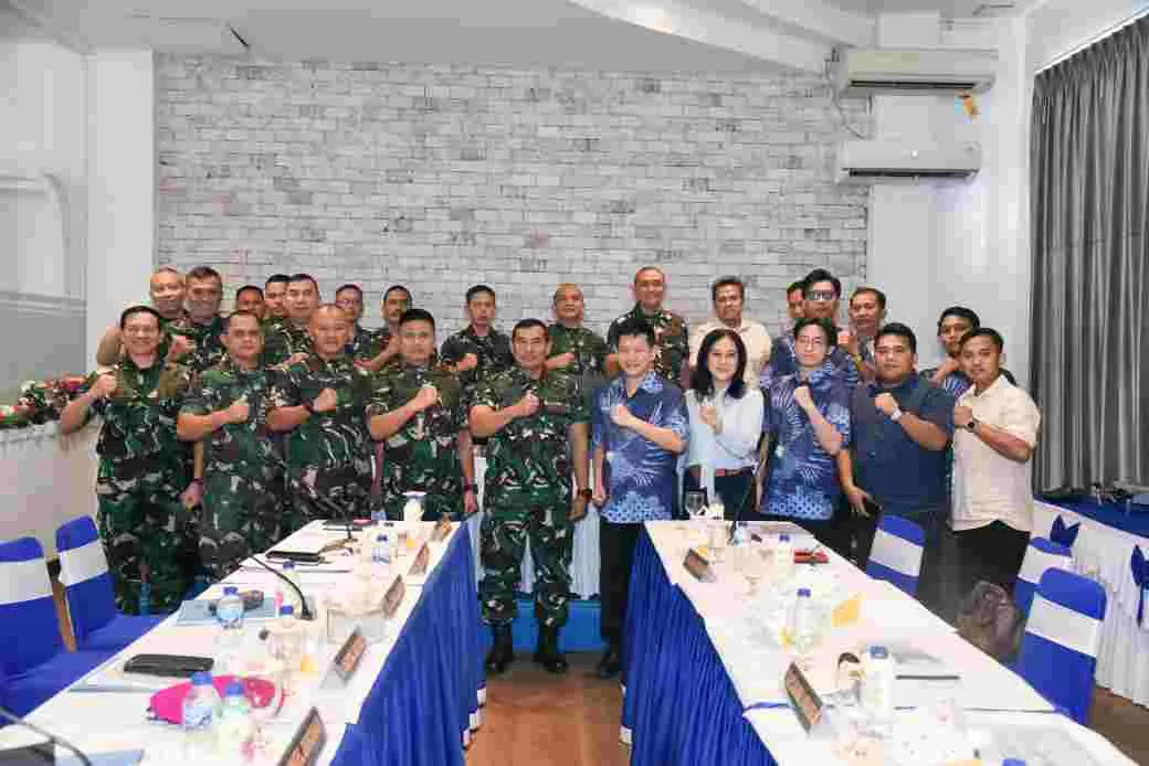 DANKORMAR LENGKAPI KEMAMPUAN DAN EFEKTIFITAS PRAJURIT KORPS MARINIR DI MEDAN OPERASI DANKORMAR LENGKAPI KEMAMPUAN DAN EFEKTIFITAS PRAJURIT KORPS MARINIR DI MEDAN OPERASI
