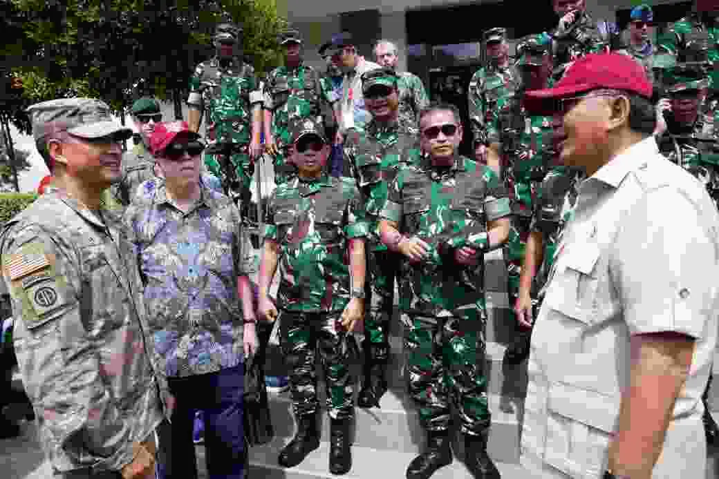 PANGKORMAR BERSAMA KASAL DAMPINGI MENHAN RI DAN PANGLIMA TNI TINJAU LATGABMA SUPER GARUDA SHIELD 2025