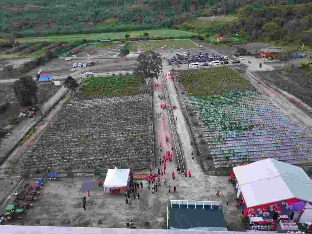 Transformasi Lahan Tidur Menjadi Ladang Ketahanan Pangan: Komitmen Satbrimob Polda Sulteng untuk Negeri Transformasi Lahan Tidur Menjadi Ladang Ketahanan Pangan: Komitmen Satbrimob Polda Sulteng untuk Negeri