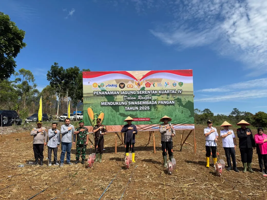 Brimob Polda Sumut Dukung Swasembada Pangan 2025: Danyon C Pelopor Hadiri Penanaman Jagung Serentak di Tapanuli Selatan