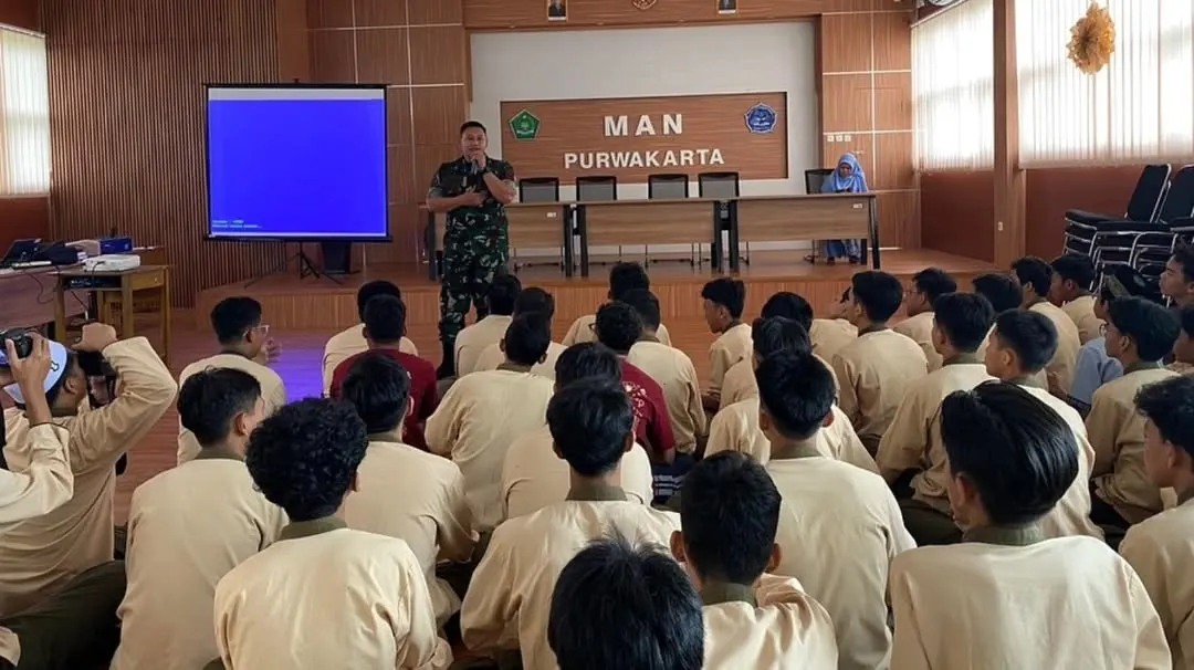 Batalyon Armed 9 Kostrad Berikan Materi Wawasan Kebangsaan kepada Siswa MAN Purwakarta Batalyon Armed 9 Kostrad Berikan Materi Wawasan Kebangsaan kepada Siswa MAN Purwakarta