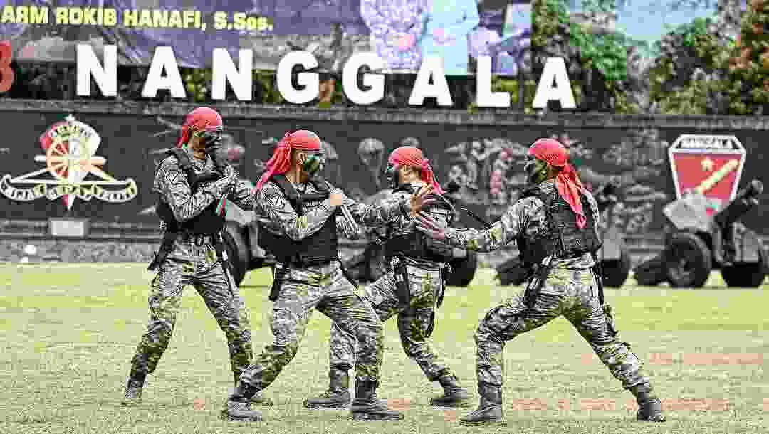 Serah Terima Jabatan Danyonarmed 13 Kostrad