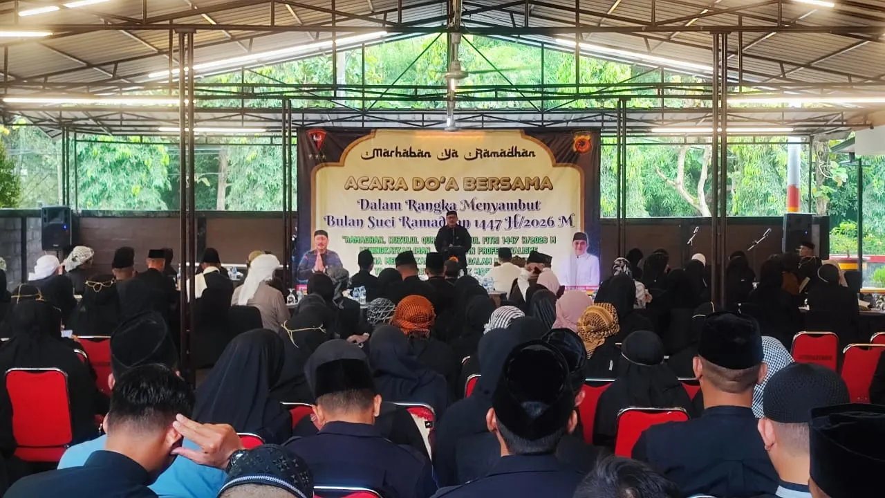 Songsong Ramadhan 1447 H, Satbrimob Polda Jabar Gelar Doa Bersama Perkuat Iman dan Soliditas Songsong Ramadhan 1447 H, Satbrimob Polda Jabar Gelar Doa Bersama Perkuat Iman dan Soliditas