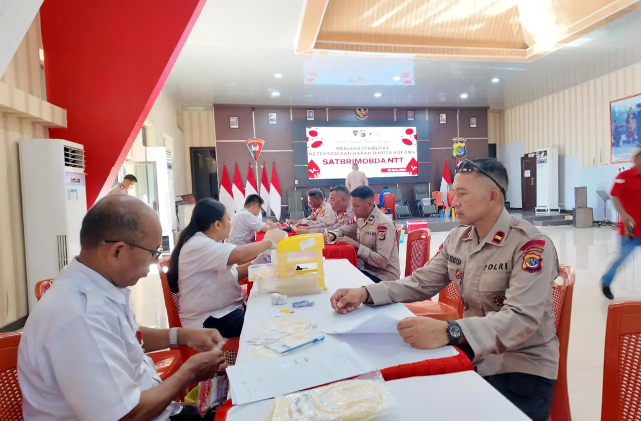 Satuan Brimob Polda Nusa Tenggara Timur kembali menunjukkan komitmen dan bakti sosialnya kepada masyarakat Satuan Brimob Polda Nusa Tenggara Timur kembali menunjukkan komitmen dan bakti sosialnya kepada masyarakat