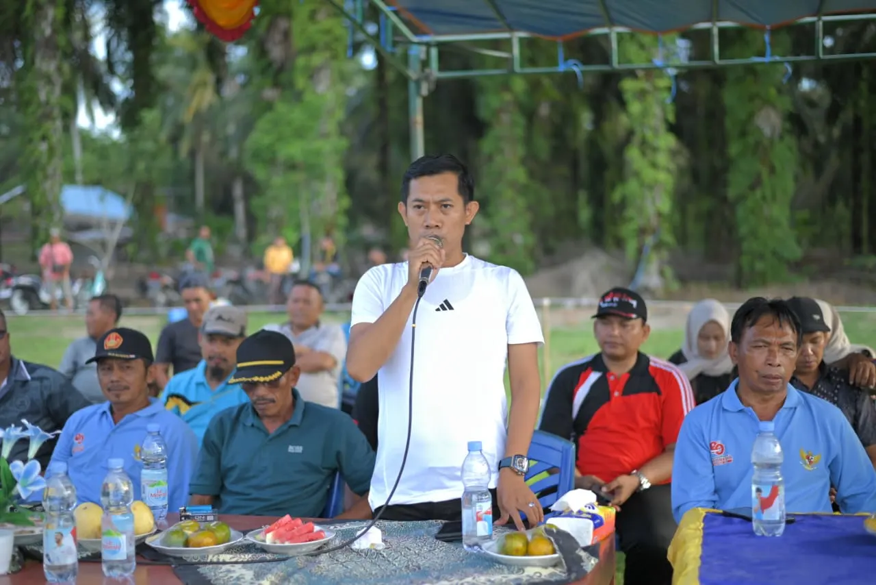 Camat Tapung Hulu Resmi Buka Turnamen Mini Soccer Camat Tapung Hulu Resmi Buka Turnamen Mini Soccer