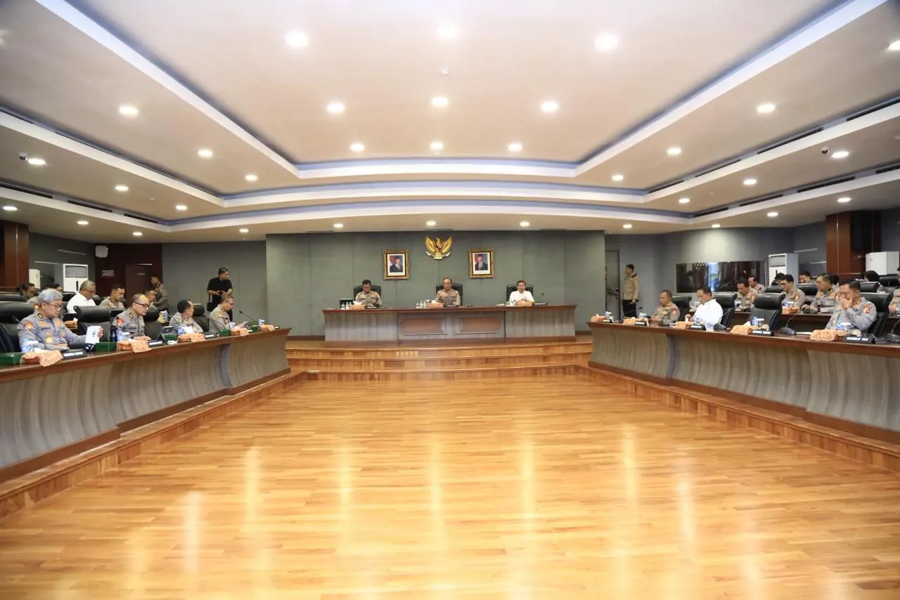 Dankorbrimob Polri Hadiri Rapat Anev Akselerasi Transformasi Reformasi Polri dan Persiapan Rilis Akhir Tahun 2025 Dankorbrimob Polri Hadiri Rapat Anev Akselerasi Transformasi Reformasi Polri dan Persiapan Rilis Akhir Tahun 2025