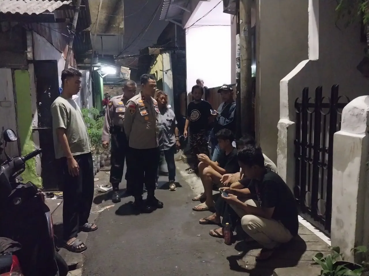 Kapolsek Jatinegara Pimpin Apel 3 Pilar dan Patroli Skala Sedang, Antisipasi Tawuran dan Kejahatan Jalanan