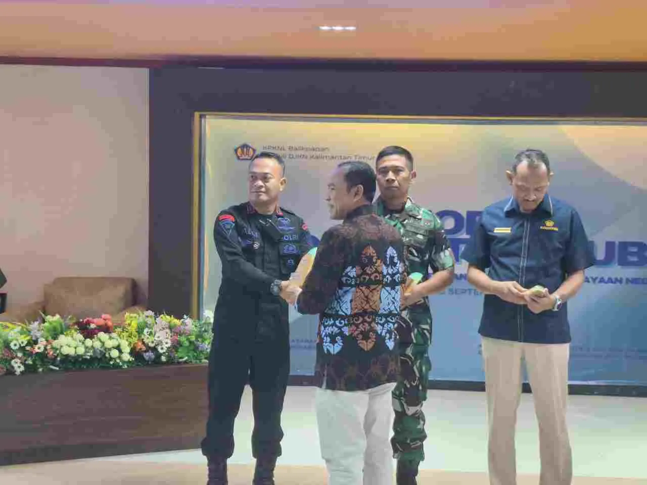 KPKNL Balikpapan Gelar Forum Konsultasi Publik, Satuan Brimob Polda Kaltim Raih Penghargaan KPKNL Balikpapan Gelar Forum Konsultasi Publik, Satuan Brimob Polda Kaltim Raih Penghargaan