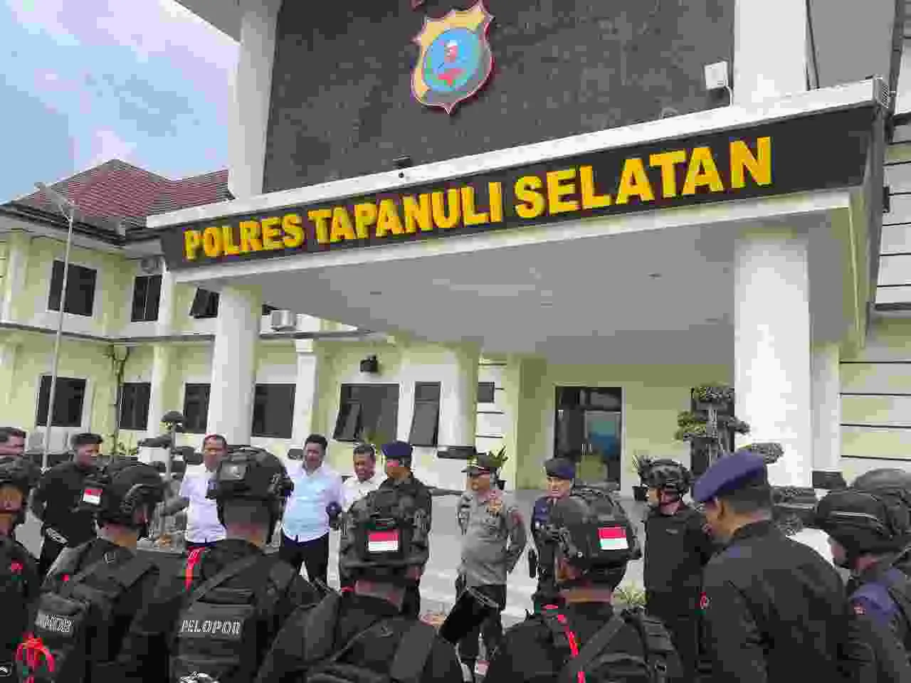 Aksi Sigap Brimob Sumut di Tapsel! Mortir Militer Berhasil Didisposal Aman, Keselamatan Rakyat Jadi Prioritas Aksi Sigap Brimob Sumut di Tapsel! Mortir Militer Berhasil Didisposal Aman, Keselamatan Rakyat Jadi Prioritas