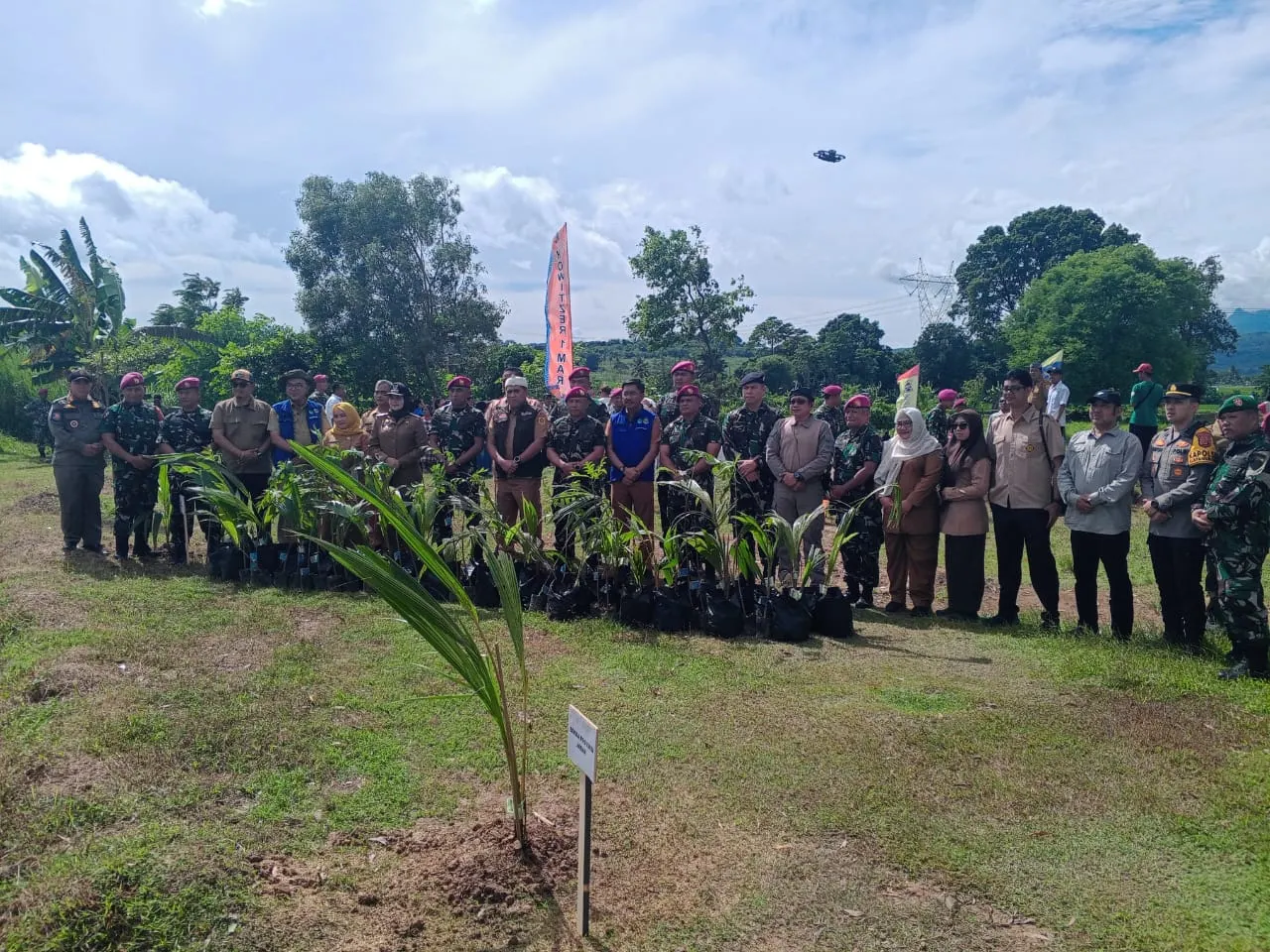 PELAKSANAAN PENANAMAN POHON BERSAMA KORPS MARINIR TNI ANGKATAN LAUT DAN PEMERINTAH PROVINSI JABAR Bogor, 15 Desember 2025 PELAKSANAAN PENANAMAN POHON BERSAMA KORPS MARINIR TNI ANGKATAN LAUT DAN PEMERINTAH PROVINSI JABAR Bogor, 15 Desember 2025