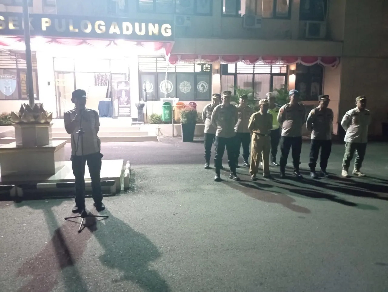 Apel Gabungan Rayon Utara, Tiga Polsek di Jakarta Timur Gelar Patroli Skala Sedang Antisipasi Guantibmas Apel Gabungan Rayon Utara, Tiga Polsek di Jakarta Timur Gelar Patroli Skala Sedang Antisipasi Guantibmas